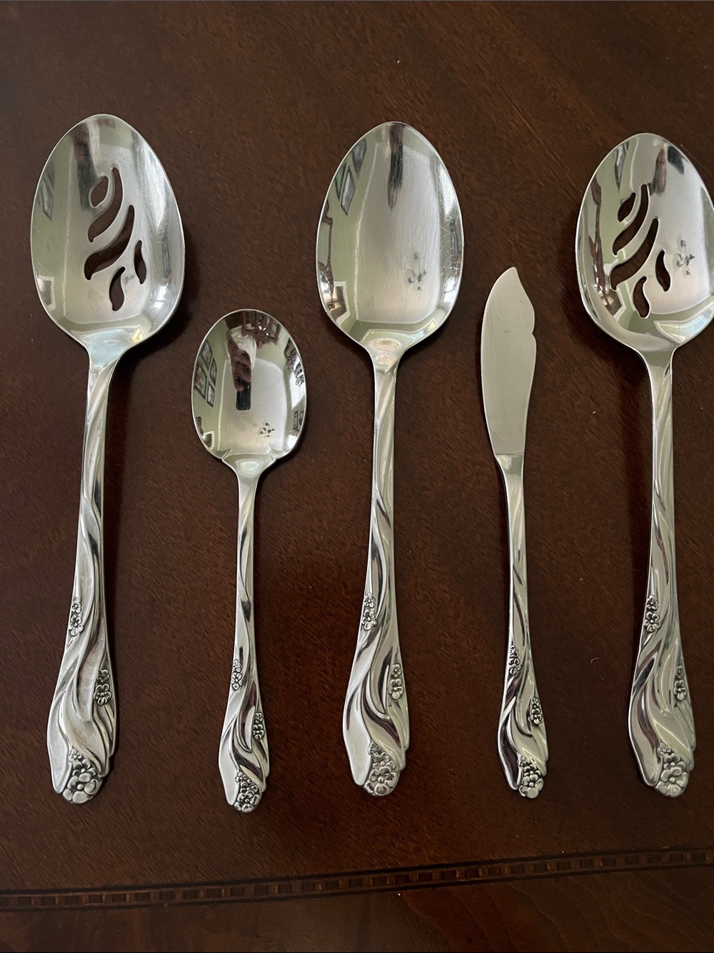 Stainless Oneida Lorilei 2 Slotted, 1 Serving & 1 Sugar Spoon, Butter Knife